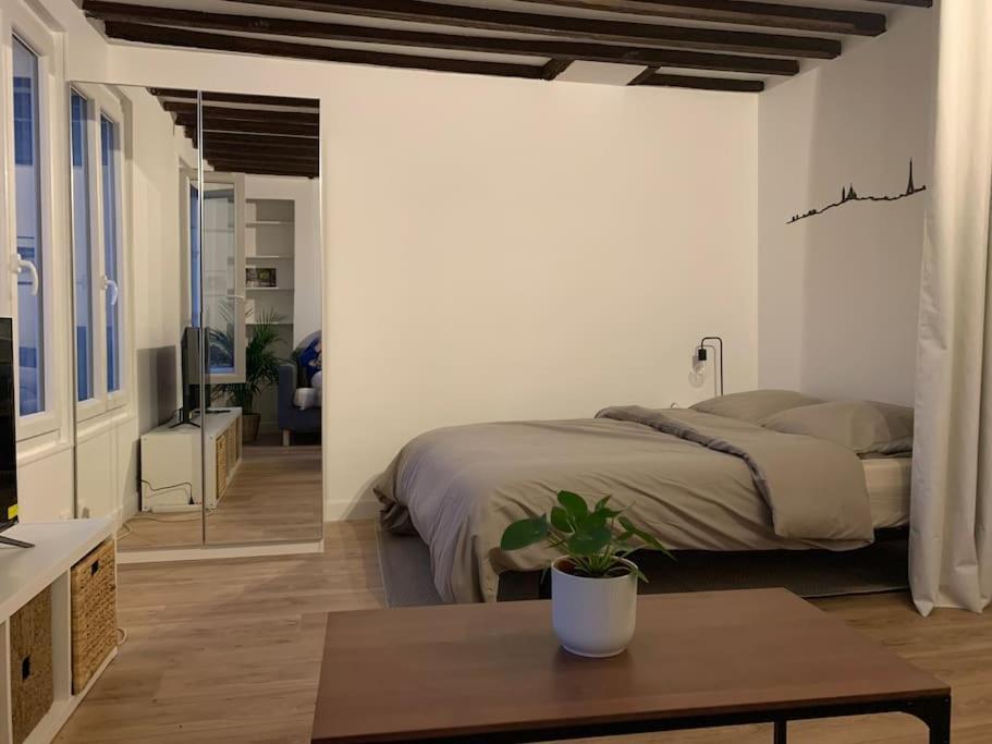 Studio Lumineux, Refait A Neuf, Metro Jourdain 巴黎 外观 照片